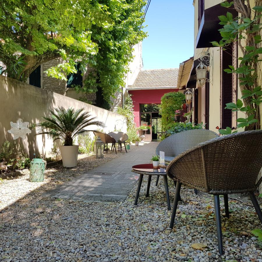 Hotel Sous Les Figuiers - Piscine, Parking, Centre Ville Saint-Rémy-de-Provence Exterior foto